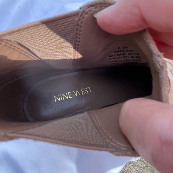Nine West bootie, size 6.5 - Picture 7 of 7